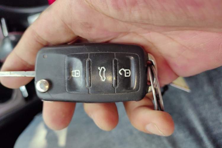 Used Volkswagen Gran Lavida 2013 1.4 TSI Automatic Comfort Model Vehicle Key