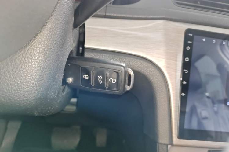 Used Volkswagen Gran Lavida 2013 1.6L Automatic Fashion Model Vehicle Key
