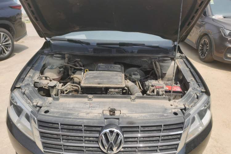 Used Volkswagen Gran Lavida 2014 1.6L Automatic Sport Edition Engine Bay