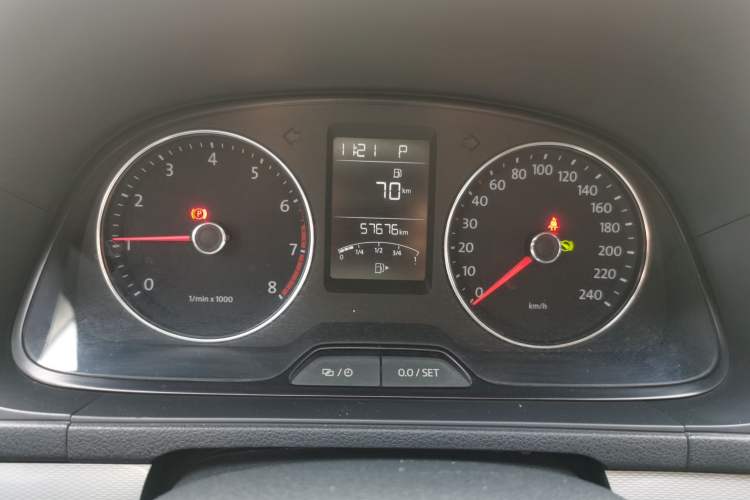 Used Volkswagen Gran Lavida 2014 1.6L Automatic Sport Edition Instrument Cluster