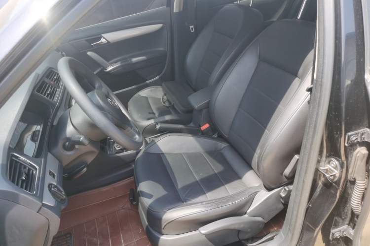 Used Volkswagen Gran Lavida 2014 1.6L Automatic Sport Edition Left Front Seat