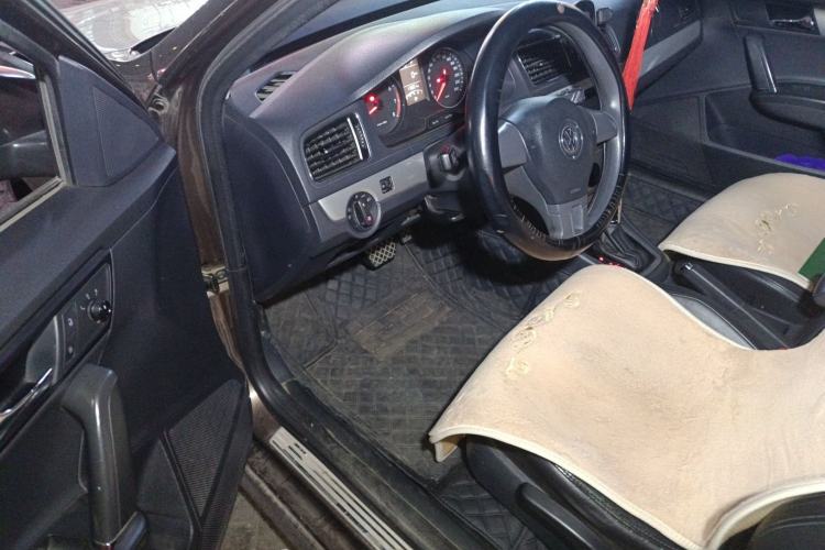 Used Volkswagen Gran Lavida 2014 1.6L Automatic Sport Edition Driver Seat