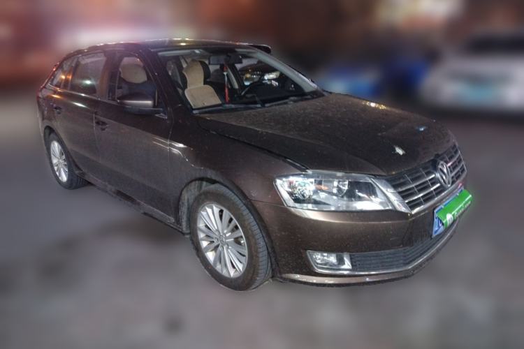 Used Volkswagen Gran Lavida 2014 1.6L Automatic Sport Edition Front Right 45 Deg