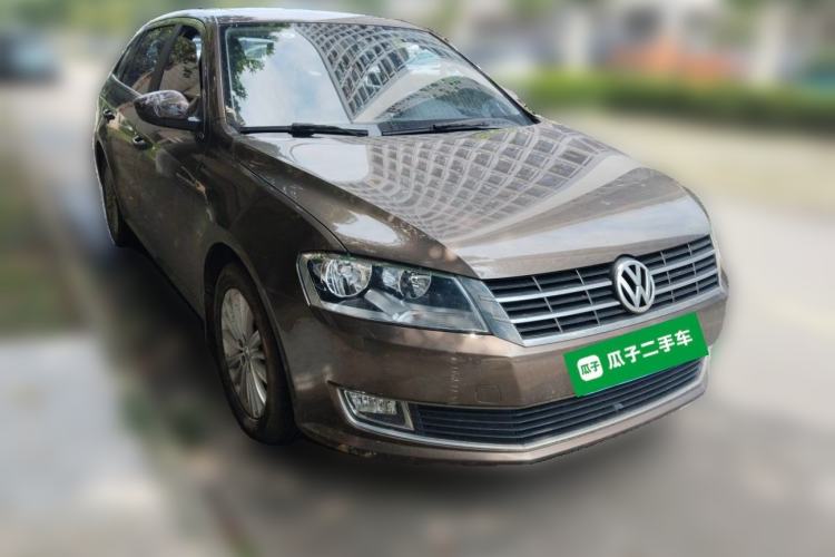 Used Volkswagen Gran Lavida 2014 1.6L Automatic Sport Edition Front Right 45 Deg