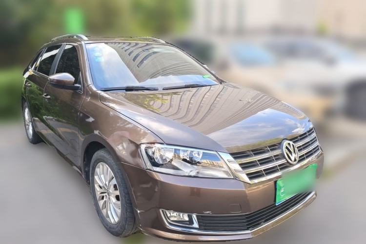 Used Volkswagen Gran Lavida 2014 1.6L Automatic Sport Edition Front Right 45 Deg