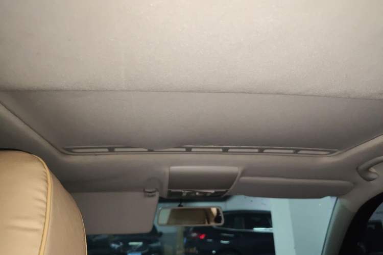 Used Volkswagen Gran Lavida 2014 1.6L Automatic Sport Edition Headliner