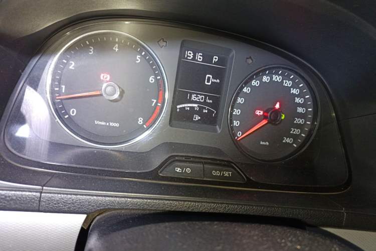 Used Volkswagen Gran Lavida 2014 1.6L Automatic Sport Edition Instrument Cluster