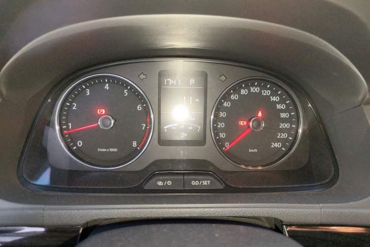 Used Volkswagen Gran Lavida 2014 1.6L Automatic Sport Edition Instrument Cluster