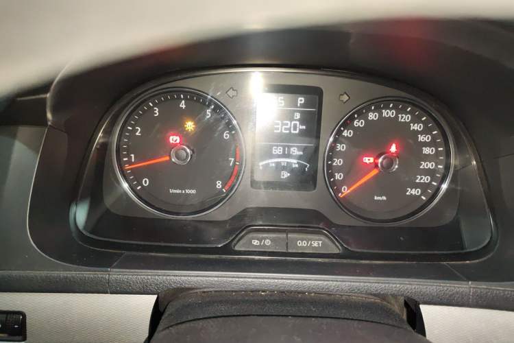 Used Volkswagen Gran Lavida 2014 1.6L Automatic Sport Edition Instrument Cluster