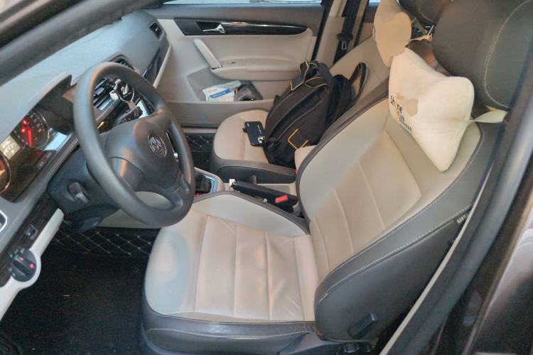 Used Volkswagen Gran Lavida 2014 1.6L Automatic Sport Edition Left Front Seat