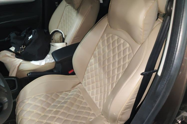 Used Volkswagen Gran Lavida 2014 1.6L Automatic Sport Edition Left Front Seat
