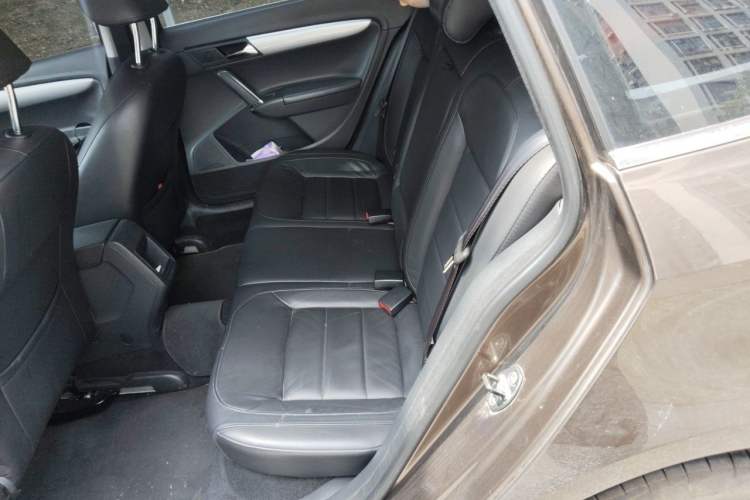 Used Volkswagen Gran Lavida 2014 1.6L Automatic Sport Edition Left Rear Seat