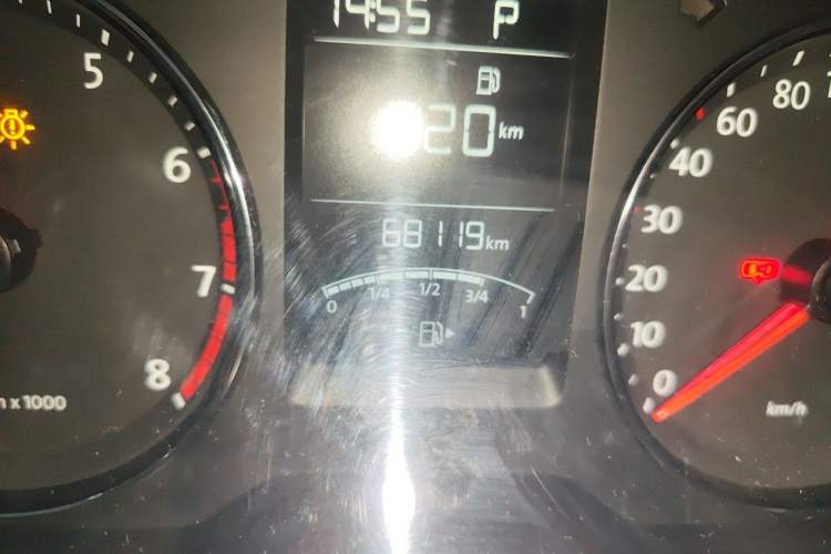 Used Volkswagen Gran Lavida 2014 1.6L Automatic Sport Edition Odometer Close Up