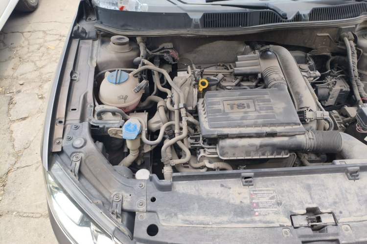 Used Volkswagen Gran Lavida 2014 1.4TSI Automatic Sport Edition Engine Bay Right