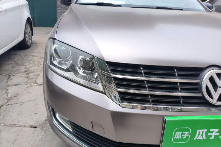 Used Volkswagen Gran Lavida 2014 1.4TSI Automatic Sport Edition Right Front Headlight