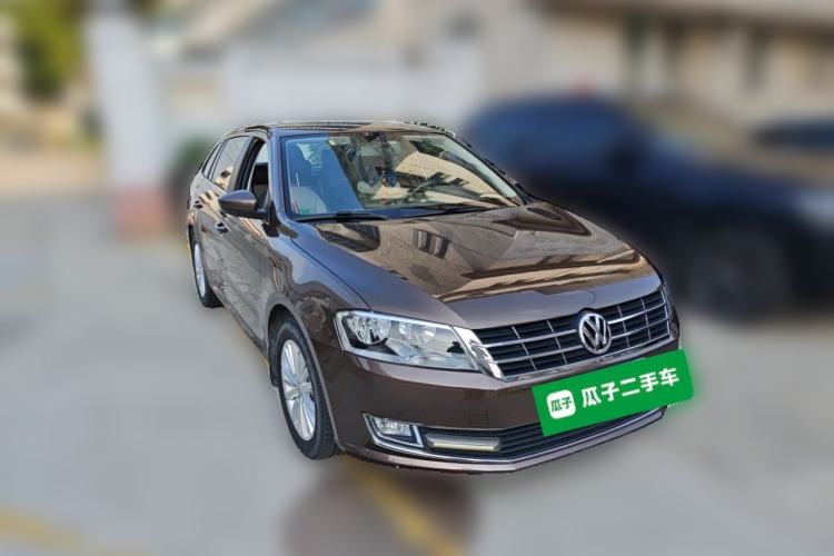 Used Volkswagen Gran Lavida 2014 1.6L Automatic Sport Edition Front Right 45 Deg