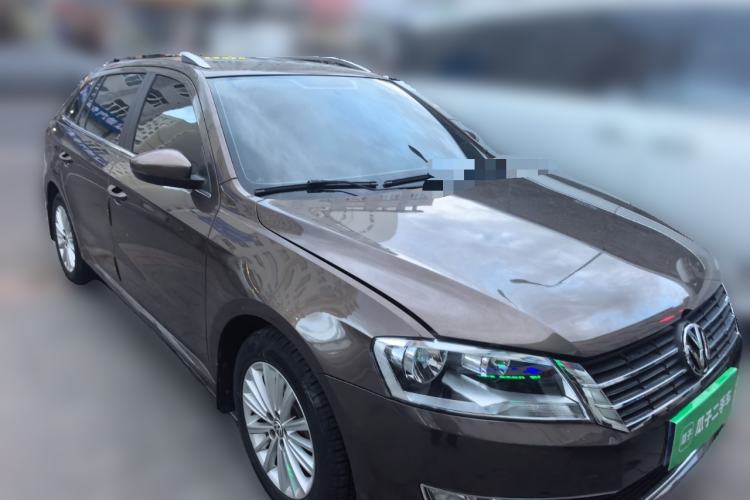 Used Volkswagen Gran Lavida 2014 1.4TSI Automatic Sport Edition Front Right 45 Deg