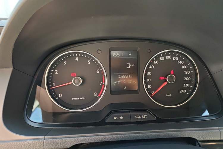 Used Volkswagen Gran Lavida 2014 1.6L Automatic Sport Edition Instrument Cluster