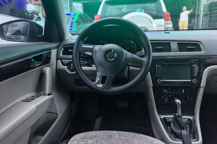 Used Volkswagen Gran Lavida 2014 1.4TSI Automatic Sport Edition Steering Wheel
