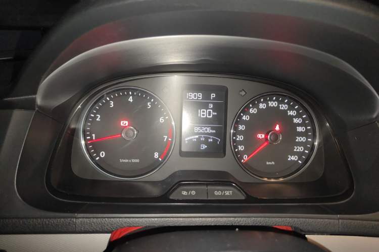 Used Volkswagen Gran Lavida 2014 1.6L Automatic Sport Edition Instrument Cluster