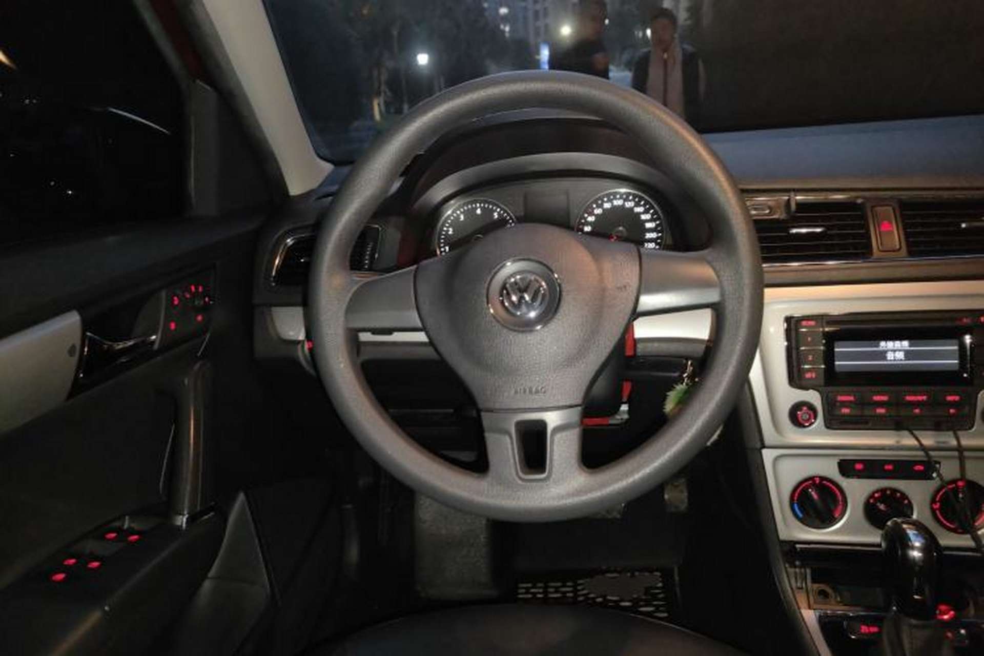 Used Volkswagen Gran Lavida 2014 1.6L Automatic Sport Edition Steering Wheel