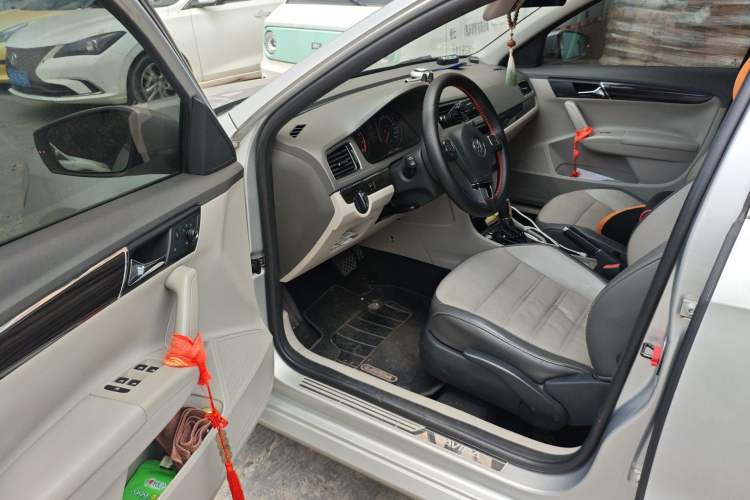Used Volkswagen Gran Lavida 2014 1.4TSI Automatic 30th Anniversary Edition Driver Seat
