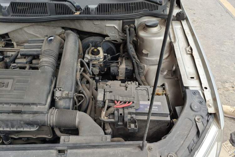 Used Volkswagen Gran Lavida 2014 1.4TSI Automatic 30th Anniversary Edition Engine Bay Left