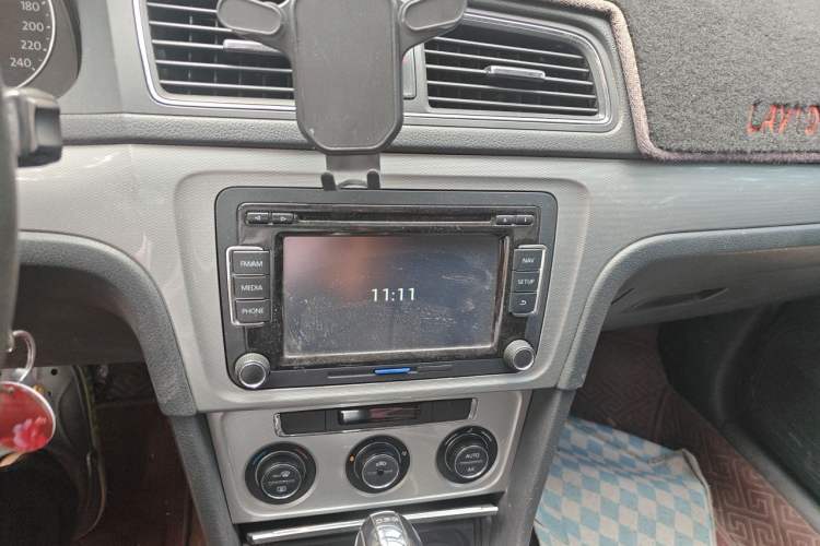 Used Volkswagen Gran Lavida 2014 1.4TSI Automatic 30th Anniversary Edition Audio And AC Panel