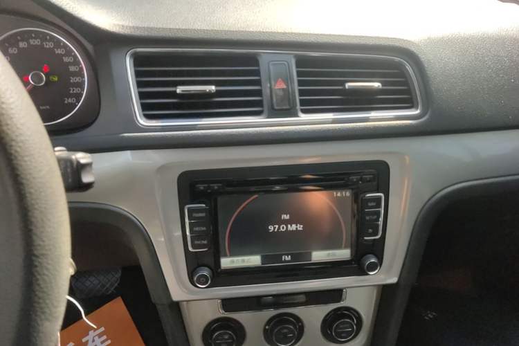 Used Volkswagen Gran Lavida 2014 1.4TSI Automatic 30th Anniversary Edition Audio And AC Panel