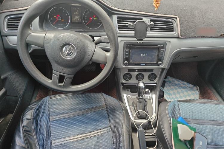 Used Volkswagen Gran Lavida 2014 1.4TSI Automatic 30th Anniversary Edition Center Console