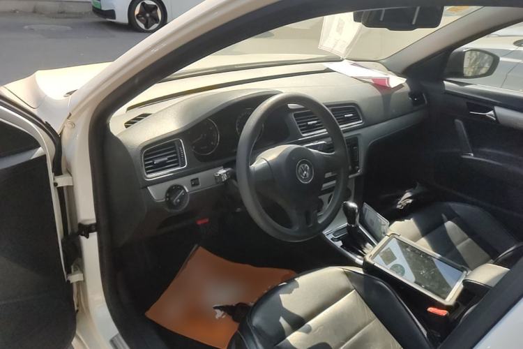 Used Volkswagen Gran Lavida 2014 1.4TSI Automatic 30th Anniversary Edition Center Console