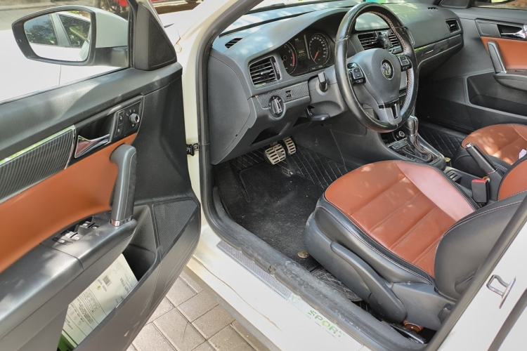 Used Volkswagen Gran Lavida 2014 1.4TSI Automatic Sport Edition Driver Seat