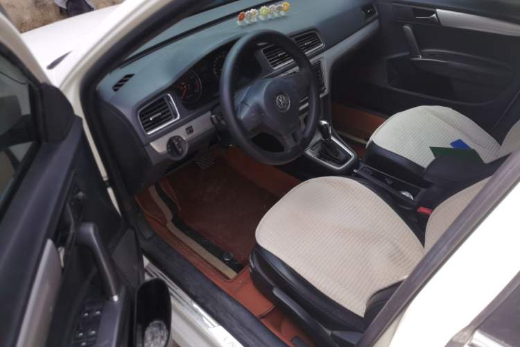 Used Volkswagen Gran Lavida 2014 1.6L Automatic Sport Edition Driver Seat