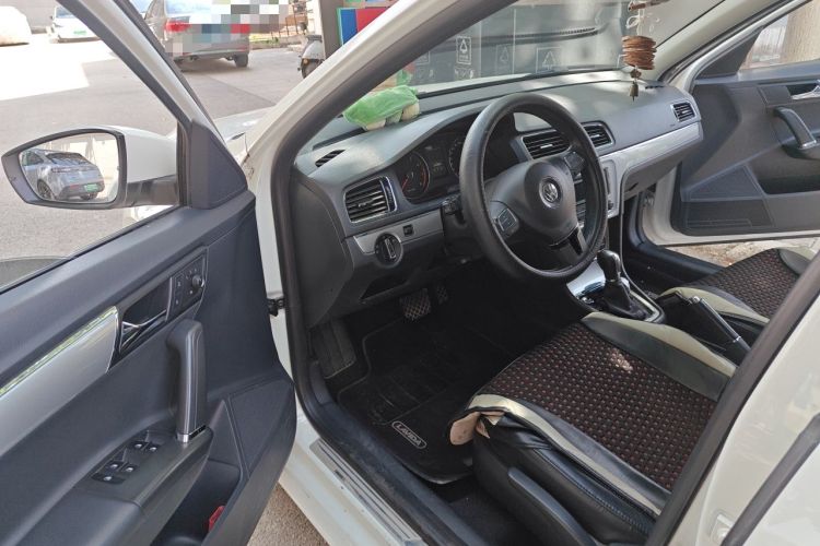 Used Volkswagen Gran Lavida 2014 1.6L Automatic Sport Edition Driver Seat