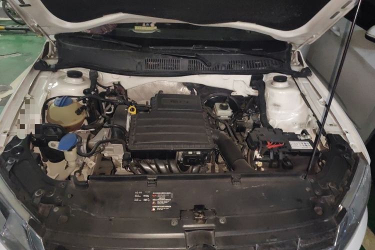 Used Volkswagen Gran Lavida 2014 1.6L Automatic Sport Edition Engine Bay