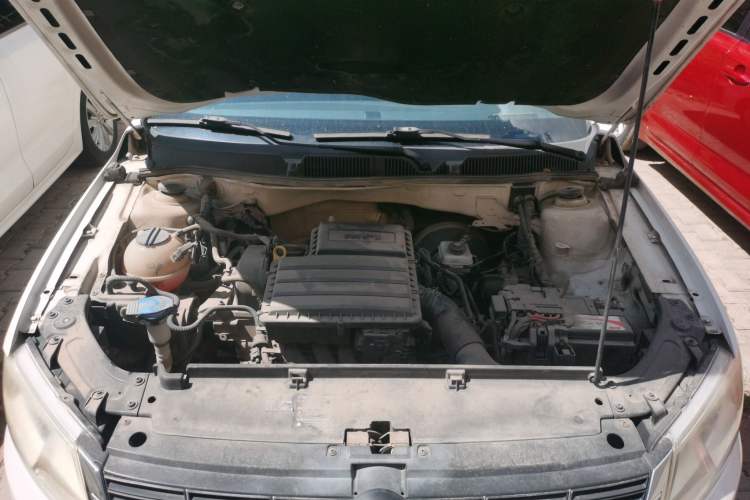 Used Volkswagen Gran Lavida 2014 1.6L Automatic Sport Edition Engine Bay