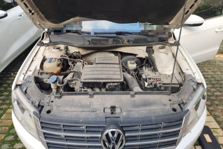 Used Volkswagen Gran Lavida 2014 1.6L Automatic Sport Edition Engine Bay