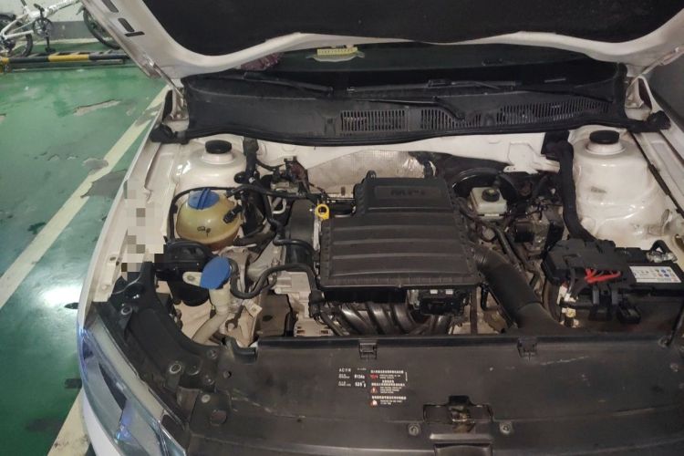 Used Volkswagen Gran Lavida 2014 1.6L Automatic Sport Edition Engine Bay Right