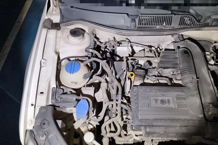 Used Volkswagen Gran Lavida 2014 1.4TSI Automatic 30th Anniversary Edition Engine Bay Right