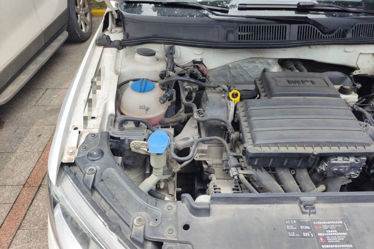 Used Volkswagen Gran Lavida 2014 1.6L Automatic Sport Edition Engine Bay Right