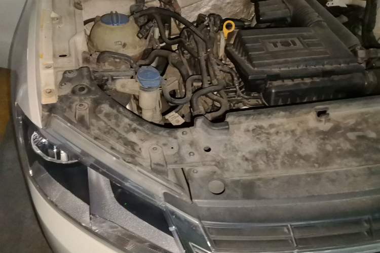 Used Volkswagen Gran Lavida 2014 1.4TSI Automatic 30th Anniversary Edition Engine Bay Right