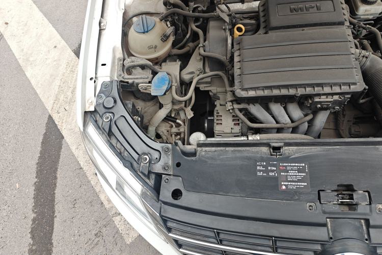 Used Volkswagen Gran Lavida 2014 1.6L Automatic Sport Edition Engine Bay Right