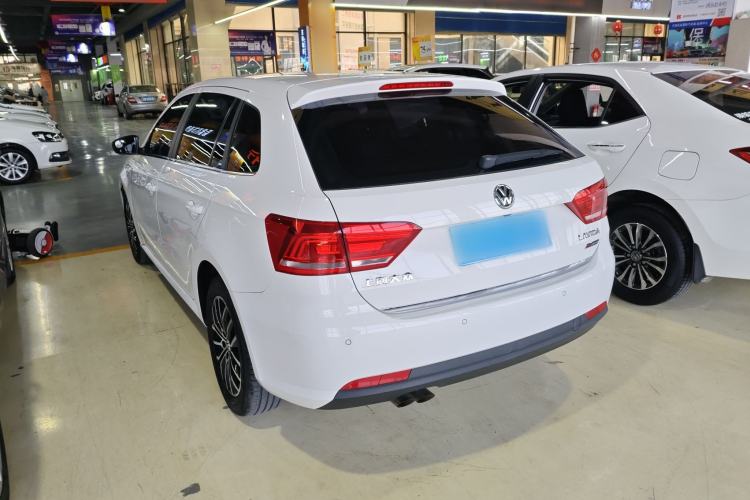 Used Volkswagen Gran Lavida 2014 1.4TSI Automatic 30th Anniversary Edition Exterior 2