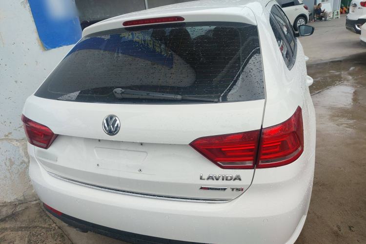 Used Volkswagen Gran Lavida 2014 1.4TSI Automatic 30th Anniversary Edition Exterior 4