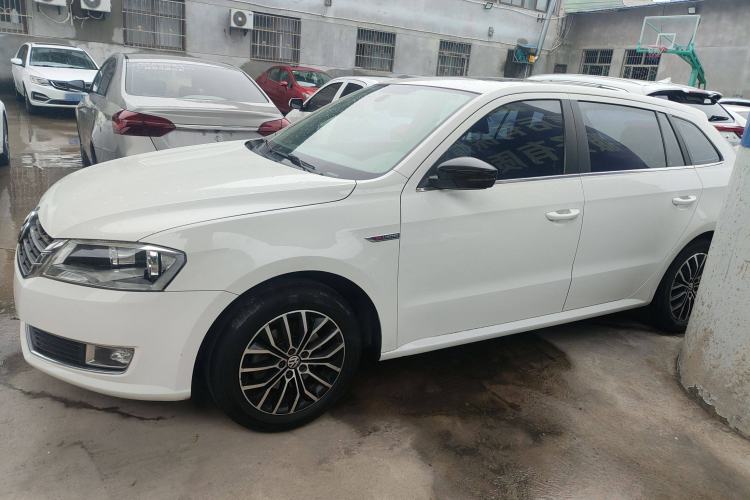 Used Volkswagen Gran Lavida 2014 1.4TSI Automatic 30th Anniversary Edition Exterior 5
