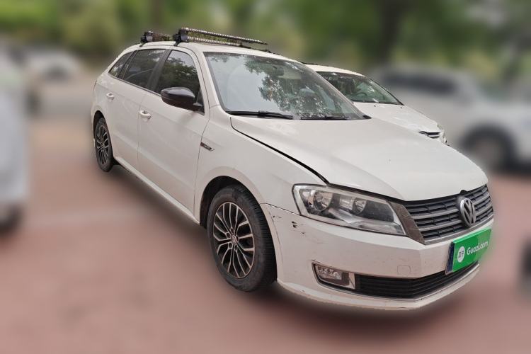 Used Volkswagen Gran Lavida 2014 1.4TSI Automatic 30th Anniversary Edition Front Right 45 Deg
