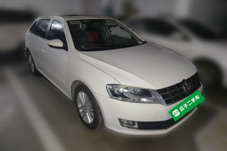 Used Volkswagen Gran Lavida 2014 1.6L Automatic Sport Edition Front Right 45 Deg