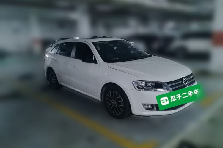 Used Volkswagen Gran Lavida 2014 1.4TSI Automatic 30th Anniversary Edition Front Right 45 Deg