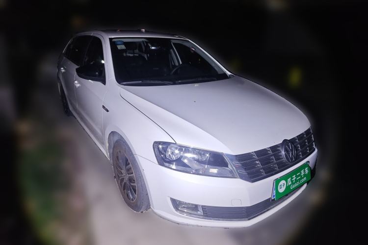 Used Volkswagen Gran Lavida 2014 1.4TSI Automatic 30th Anniversary Edition Front Right 45 Deg