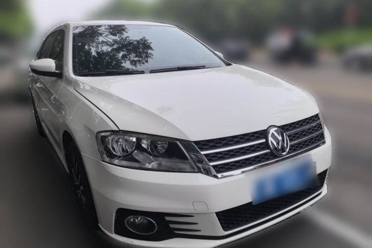 Used Volkswagen Gran Lavida 2014 1.4TSI Automatic Sport Edition Front Right 45 Deg